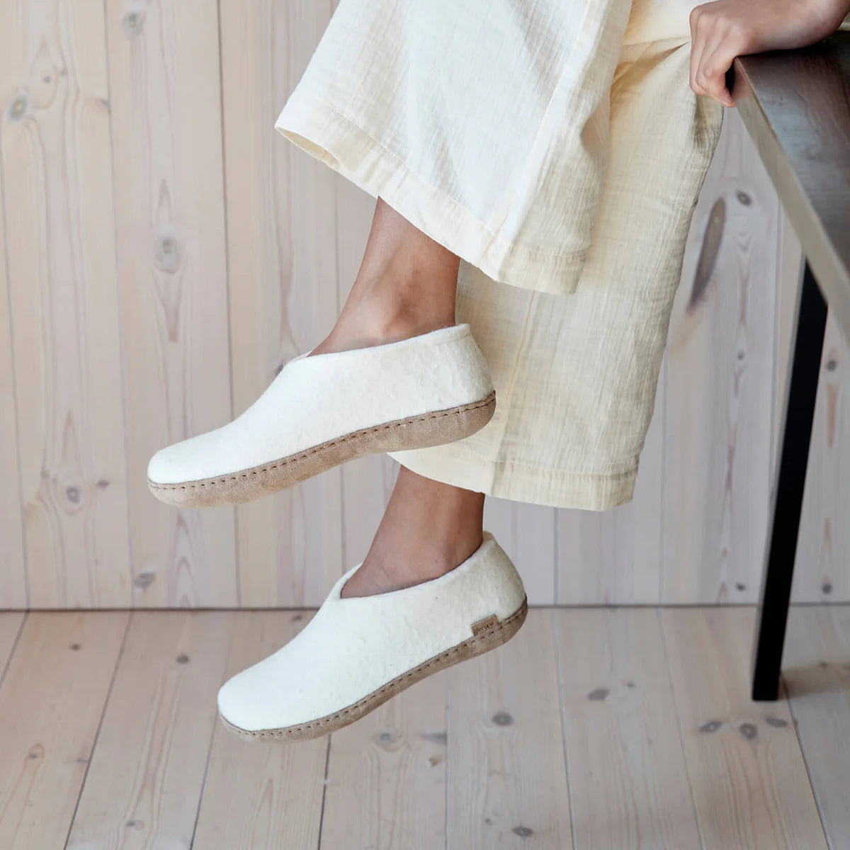 Schuh mit Ledersohle