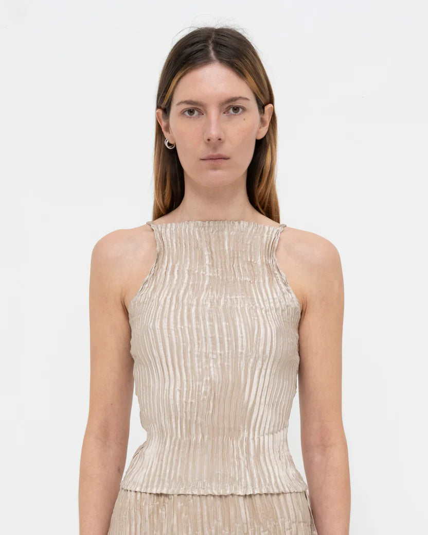 Plissiertes Camisole-Top aus Seidensatin
