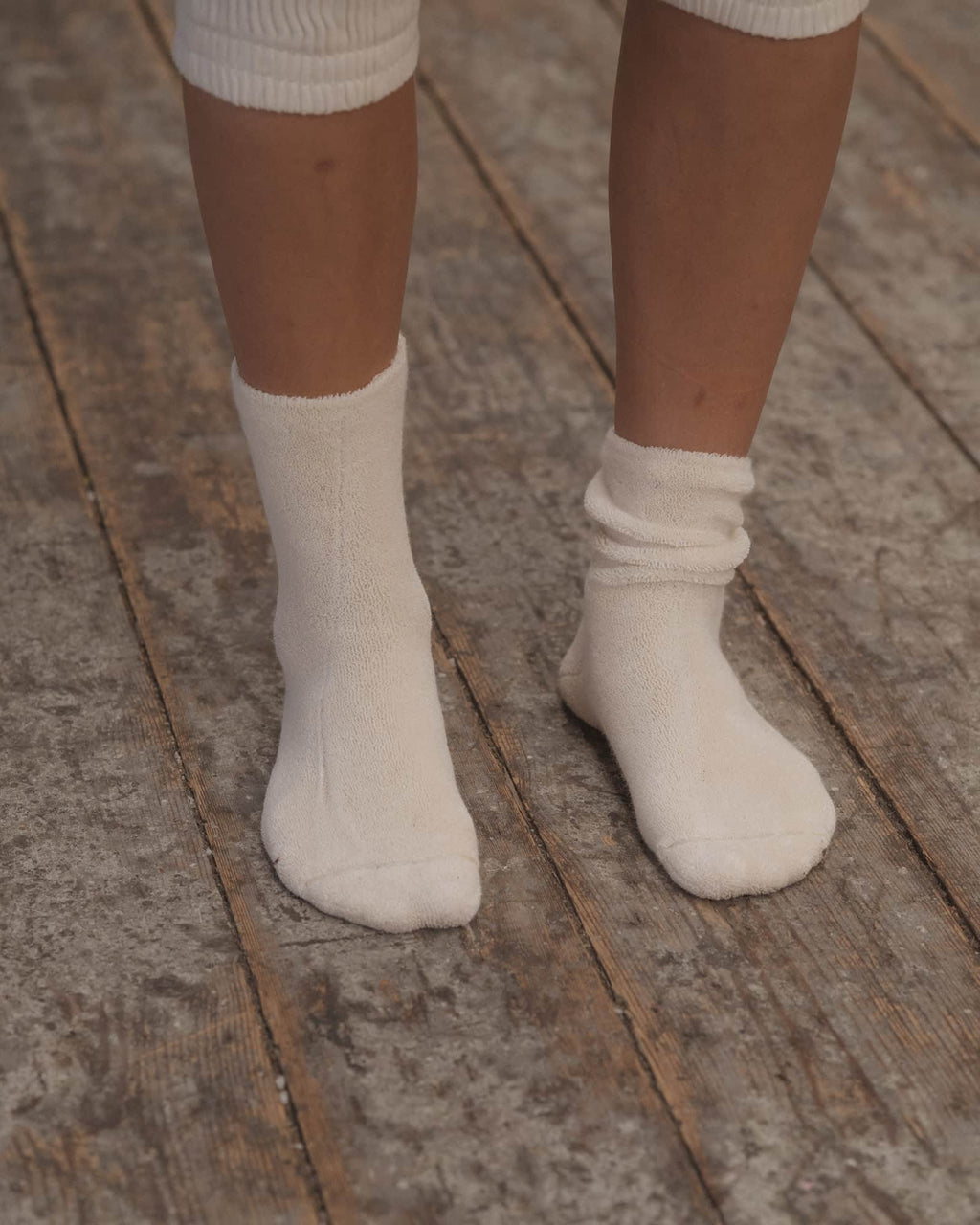 Socken mit Schnalle über dem Knöchel